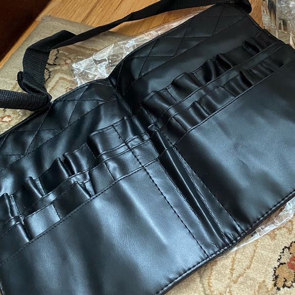 Brush belt brush holder - Picture 3 of 3